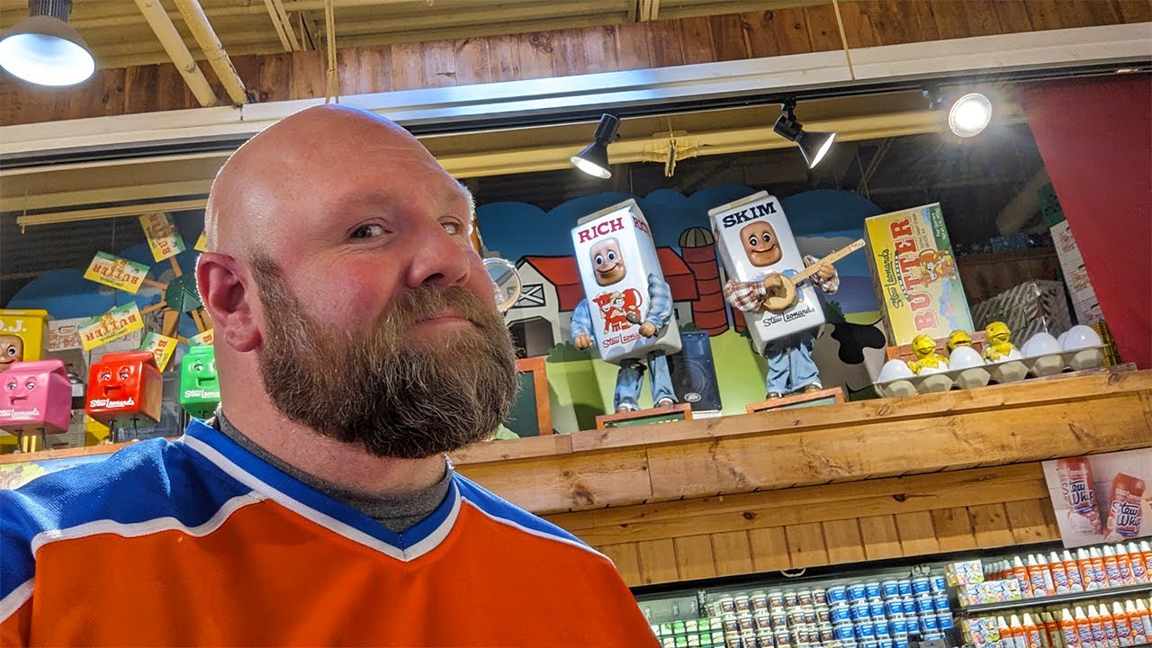I Visit Stew Leonard's Grocery Store Where Animatronics Sing While You Shop! Farmingdale NY